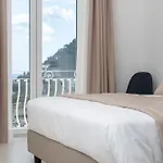 Sopramonte 7 4* קאפרי