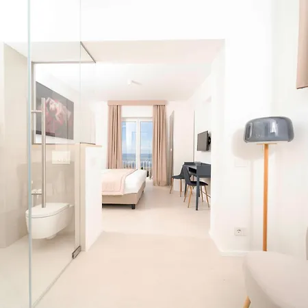 La Prora Guest house *