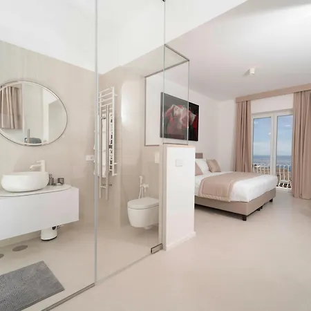 La Prora Guest house *